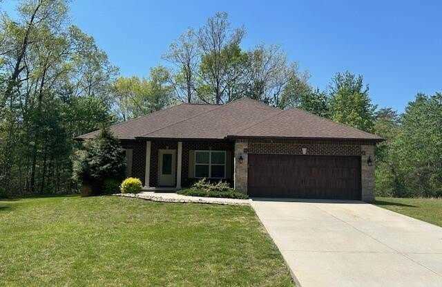 450 Beachwood Drive
