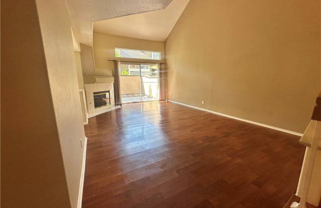 8090 E Goldenrod Lane