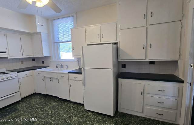 281 E Main Street unit: 3