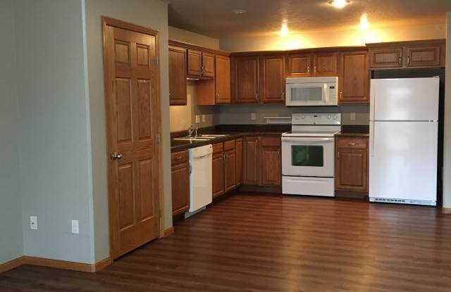 Fifth Street Apartments & Townhouses