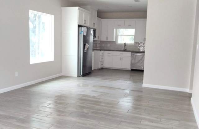 916 Santa Isabel Blvd.