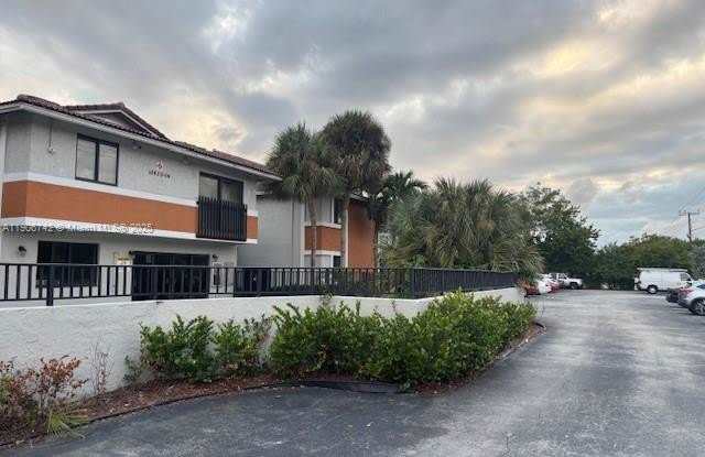 10592 Royal Palm Blvd