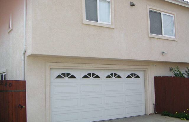 Photo of 3 bedroom 2.5 bath house near the beach