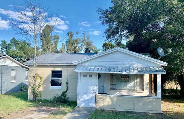1143 Gilmore Ave.