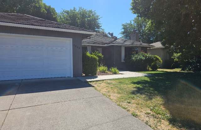 Comfortable 3 bed, 2 bath home in Medford
