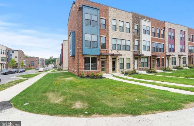 Photo of 4770 TOWNE SQUARE BLVD