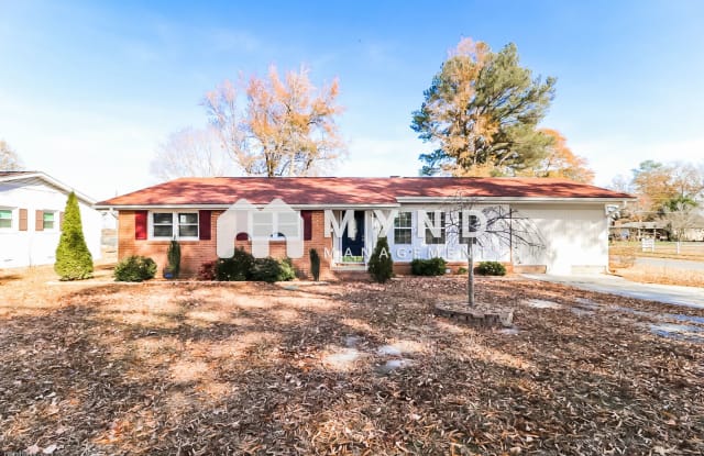 302 Poole Dr - 302 Poole Drive, Selma, NC 27576