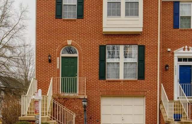 Photo of 46830 GRAHAM COVE Square