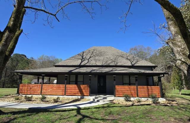 813 Snapping Shoals Road