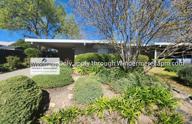 Halfplex Gem at River College Square- Available Now!