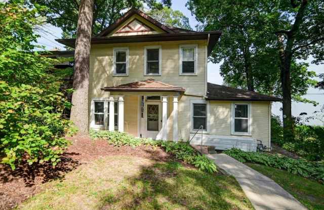 5026 Lake Mendota Drive