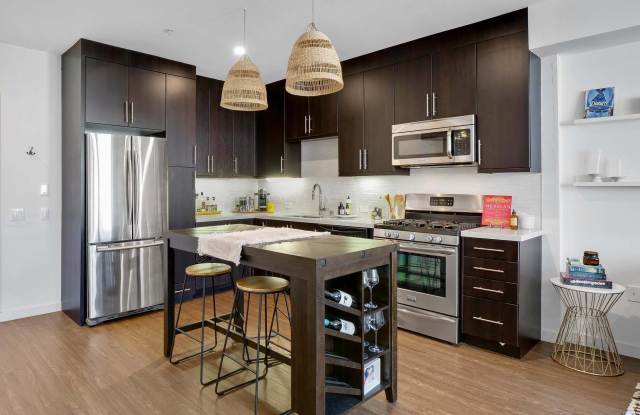 The Micropolitan at Larchmont Village