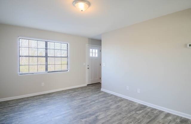 4902 East 11th Street - 4