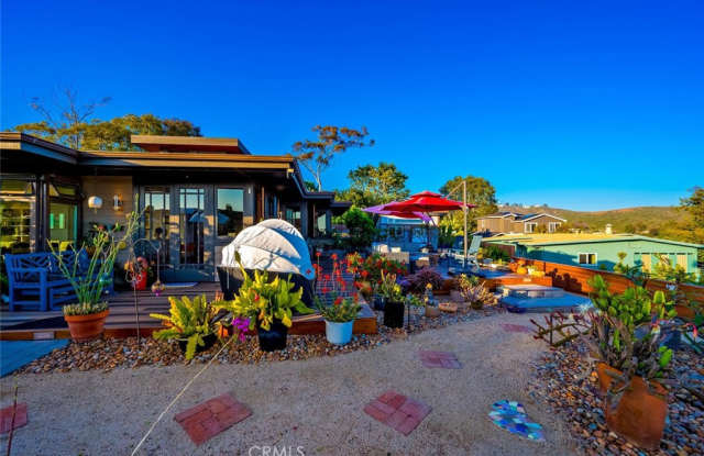 1687 Temple Hills Dr