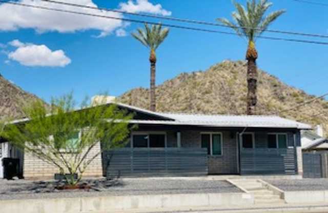 4 bed 3, bath with connected guest house