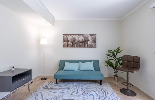 5884 Los Santos Drive