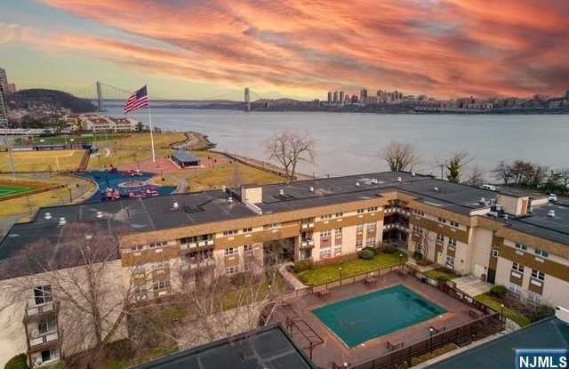 Photo of 1111 River Road G4