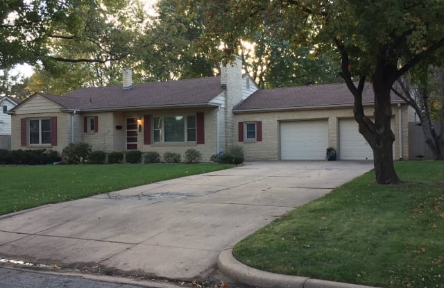 239 South Parkwood Lane - 239 South Parkwood Lane, Wichita, KS 67218