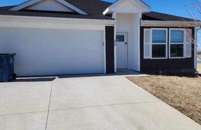 New Beginnings Start At AMRR: 3 Bedroom Home In Oronogo, Missouri!