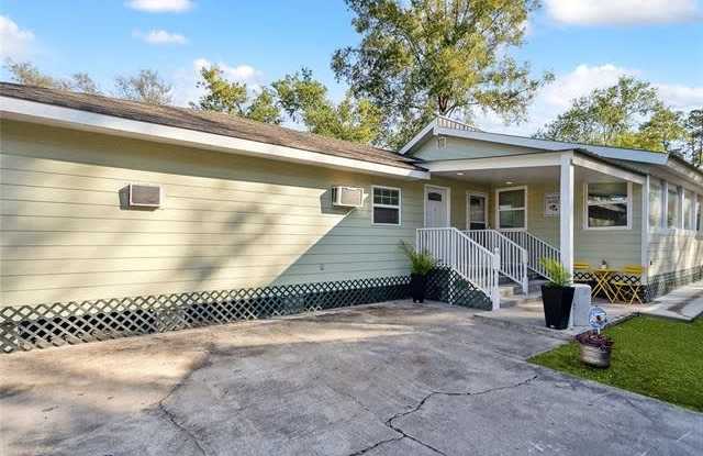 805 S OLIVE Street - 805 South Olive Street, Hammond, LA 70403