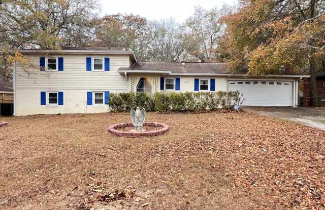 Photo of Very Close to Robins Air Force Base