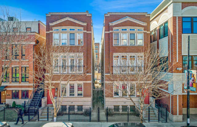 Photo of 1321 W Belmont