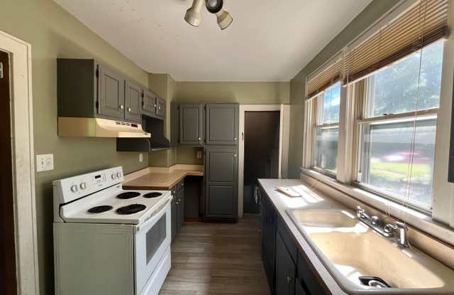 4132 Talbert | 2 BR 1.5 BA