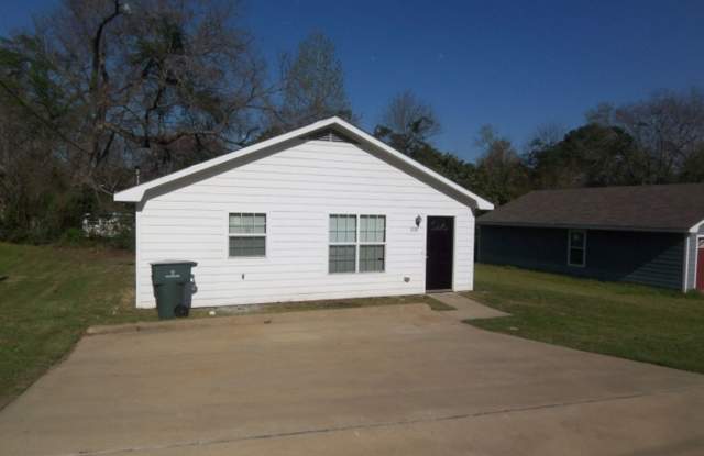 Photo of Cute 3 Bedroom Home!