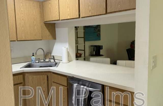 1236 Pine Ridge Cir W