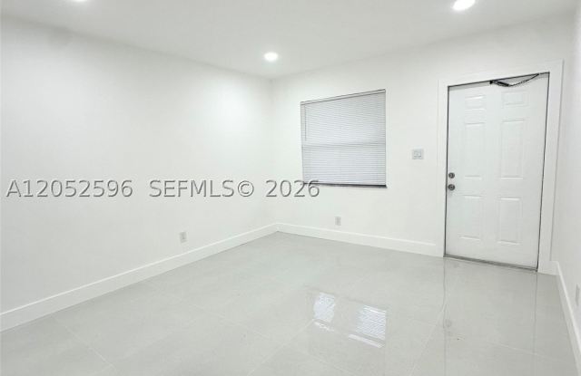 417 NW 7th Ter