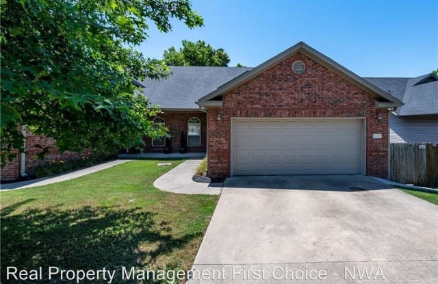 1513 NW Belle Royal Court - 1513 Northwest Bell Royal Court, Bentonville, AR 72712