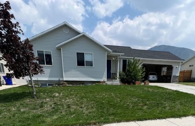 402 North 880 East - 402 North 880 East, Tooele, UT 84074