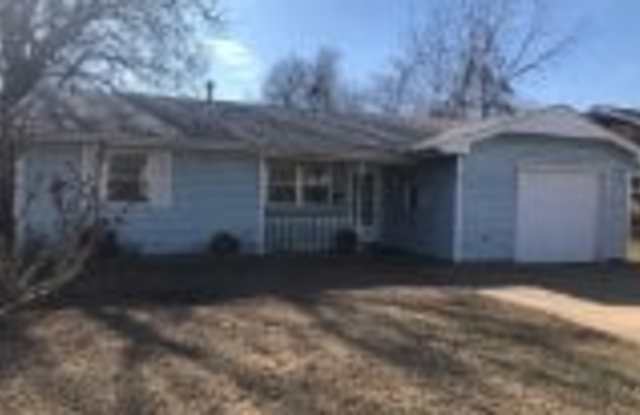 1813 E Park - 1813 E Park St, Enid, OK 73701