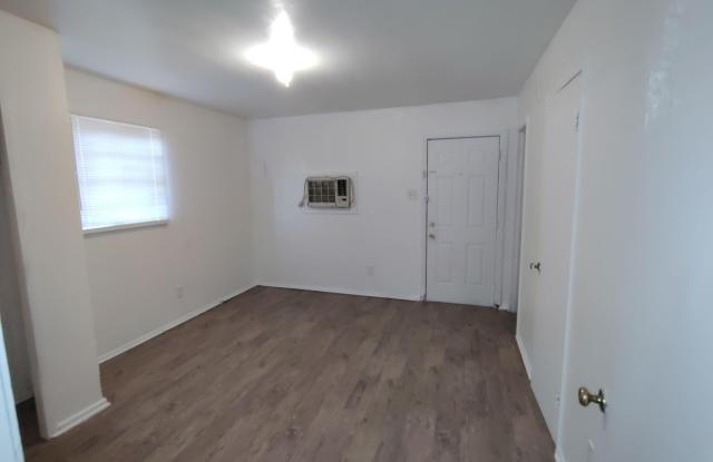 Photo of 1110 41st Street unit: B