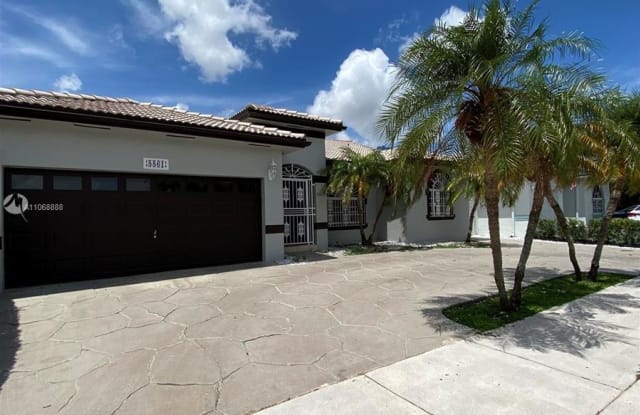 8861 NW 142nd St - 8861 NW 142nd St, Miami Lakes, FL 33018