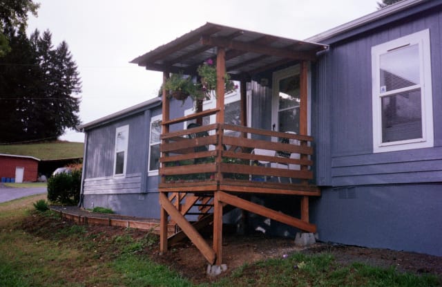 17906 Northwest Baker Creek Road - 17906 Northwest Baker Creek Road, Yamhill County, OR 97128