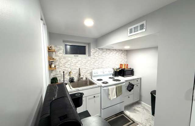 6525 KENOVA Street unit: Basement