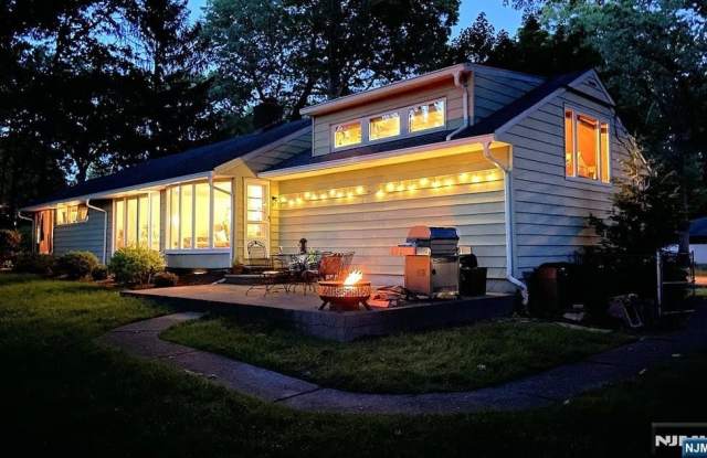 87 Stony Ridge Drive
