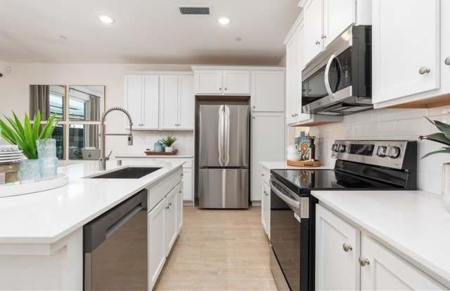 2400 N Armstrong Ave