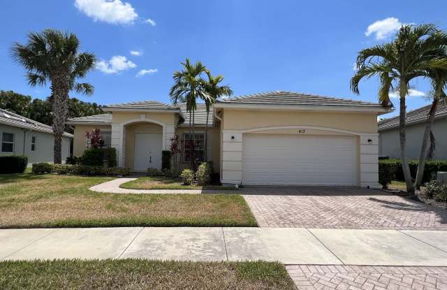 Photo of 417 SW BLUE SPRING COURT