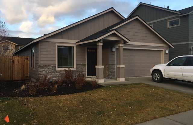 3 Bedroom 2 Bath Home in Fieldstone Crossing - PENDING APPLICATION