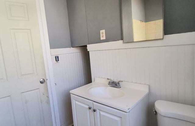 2-Bedroom WITH SUNROOM Home for Rent in Downtown Winter Haven