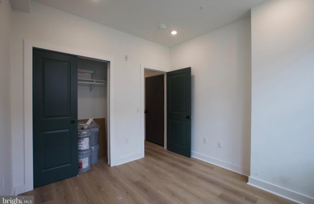 1224 W SILVER Street unit: 1