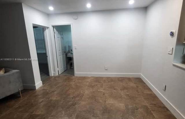 Photo of 1236 N Hiatus Rd