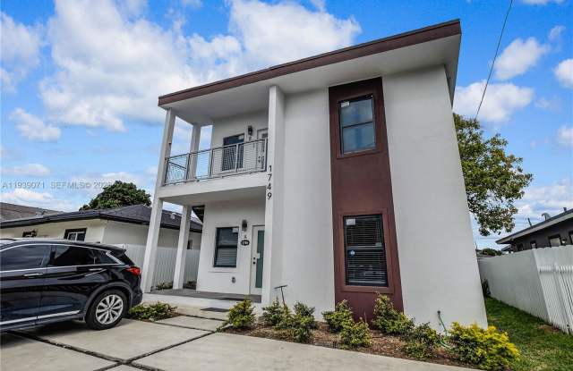 Photo of 1749 Northwest 64th Street