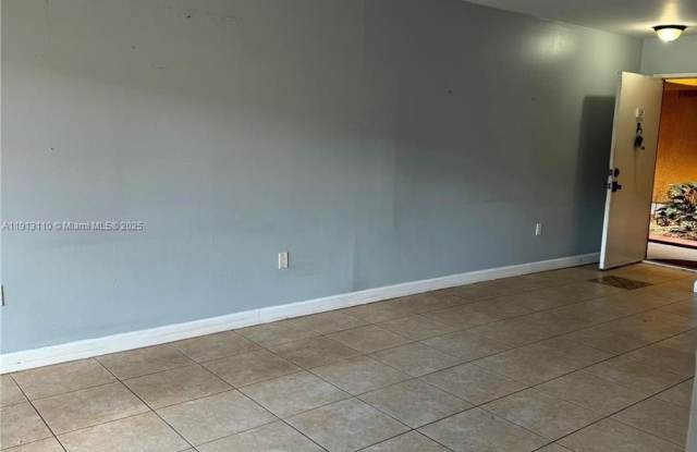 9705 Fontainebleau Blvd