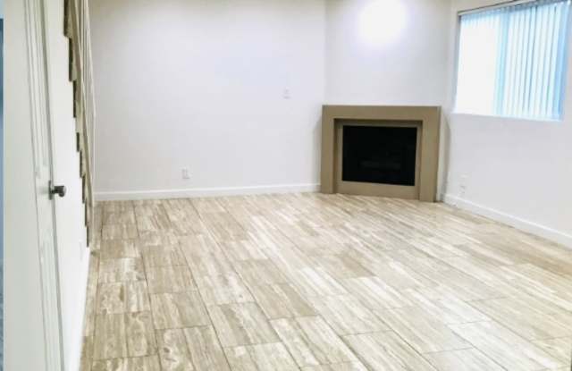 13012 Riverside Drive