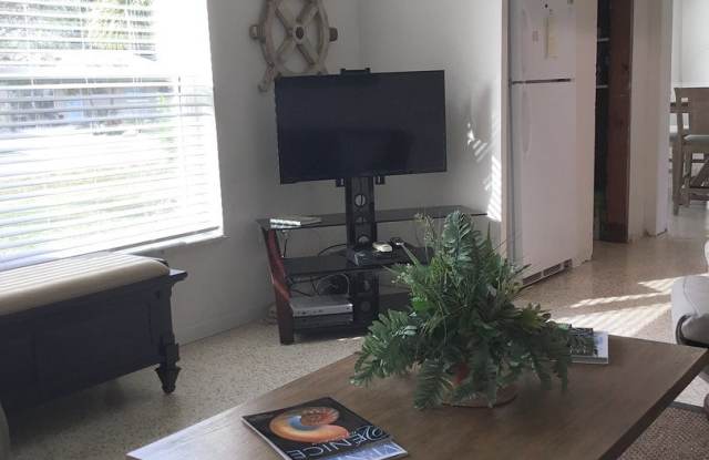 2BR/2BA Venice Island Duplex Available April 2026