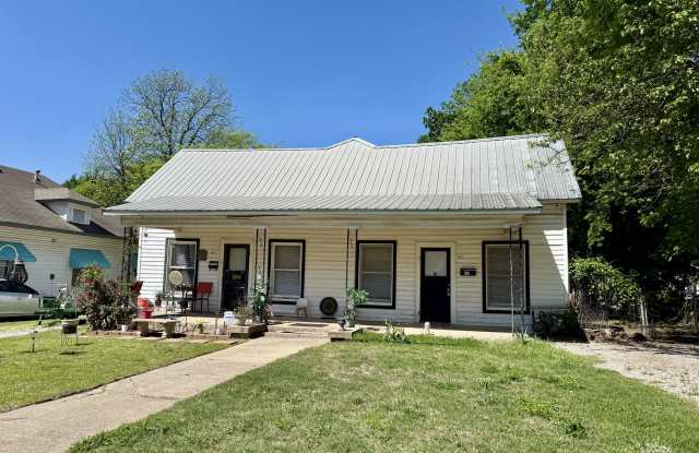 817 Hargrove Street