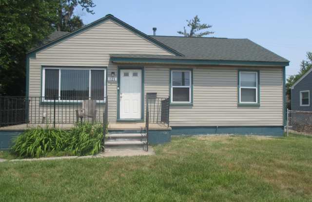 521 E Bennett Ave